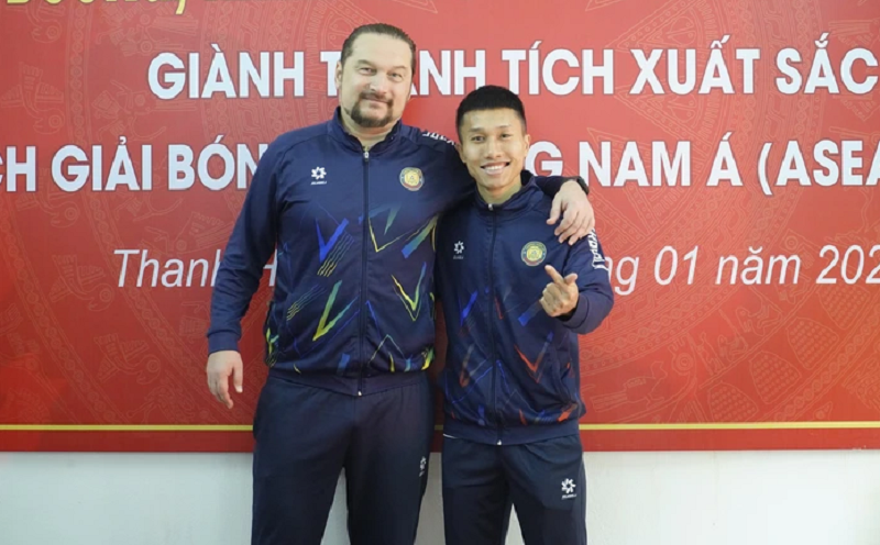 tien-ve-dt-viet-nam-co-hanh-dong-dac-biet-trong-ngay-hlv-thanh-hoa-bi-sa