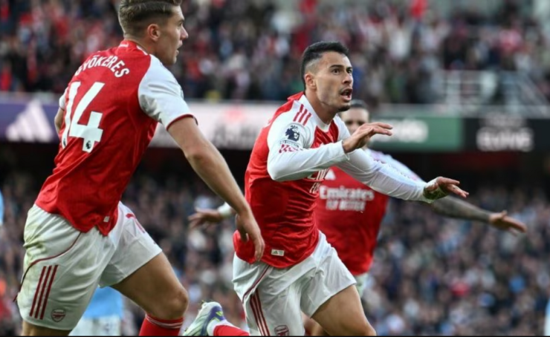 neville-chi-ra-diem-yeu-cua-pep-liverpool-huong-loi-sau-tran-hoa-arsenal